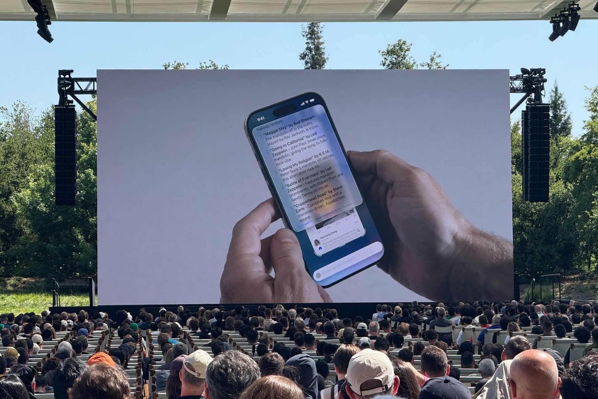 Novas funcionalidades de inteligência artificial da Apple melhoram a interação com iPhones. Reprodução: Gizmodo