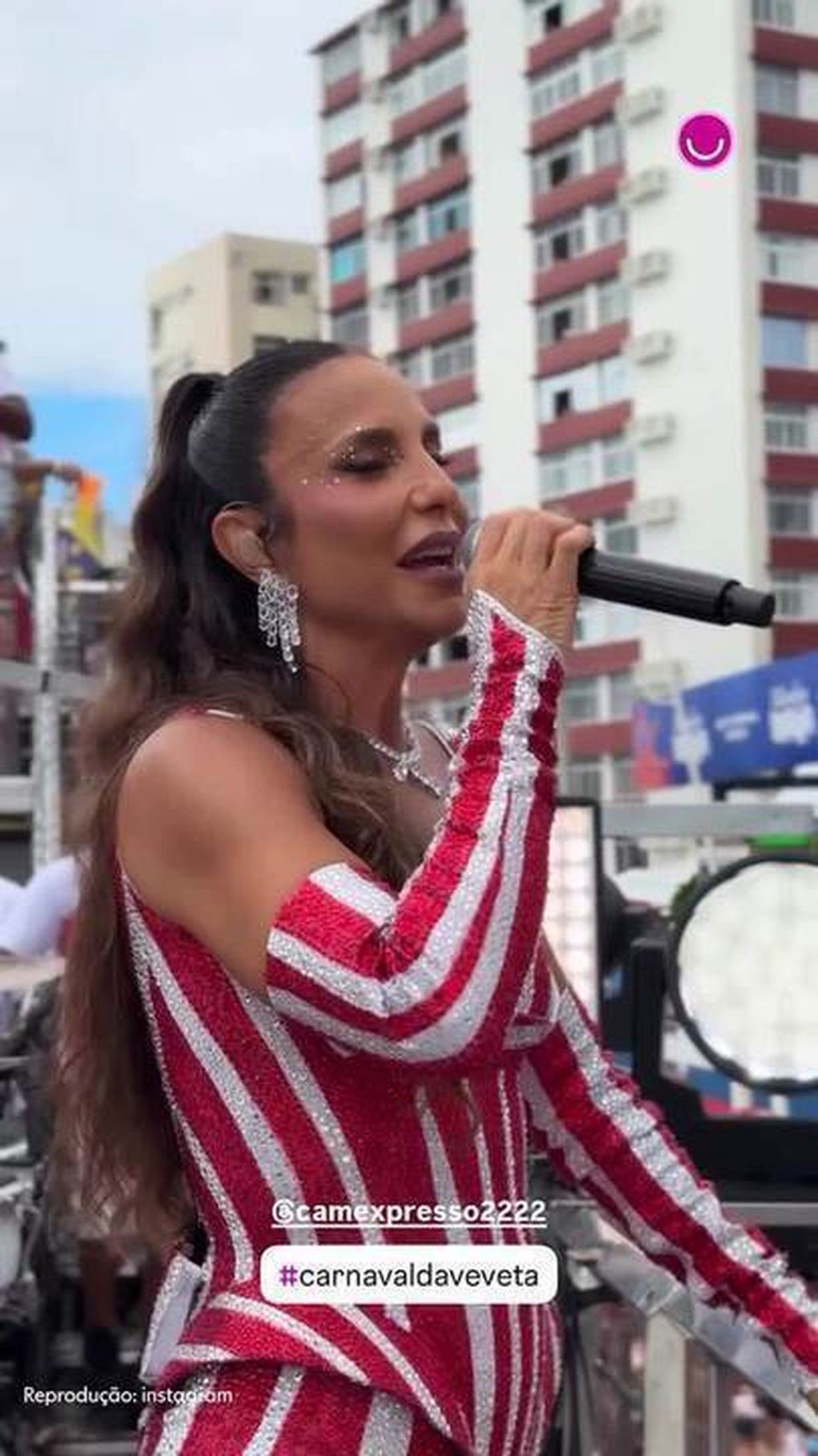 Famosos curtem Carnaval em Salvador ao lado de Filhos de Gandhi e Ivete Sangalo.. Reprodução: Gshow