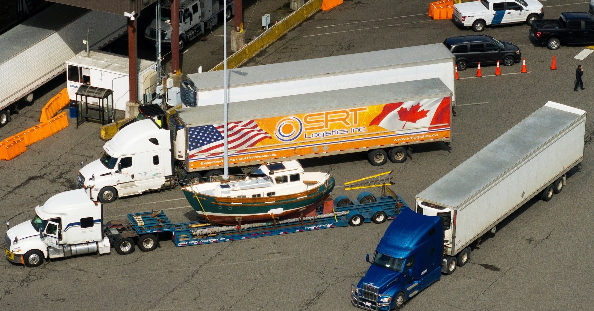 Donald Trump anuncia tarifas comerciais de 10% sobre produtos estrangeiros, desafiando sistema comercial global. Reprodução: Reuters