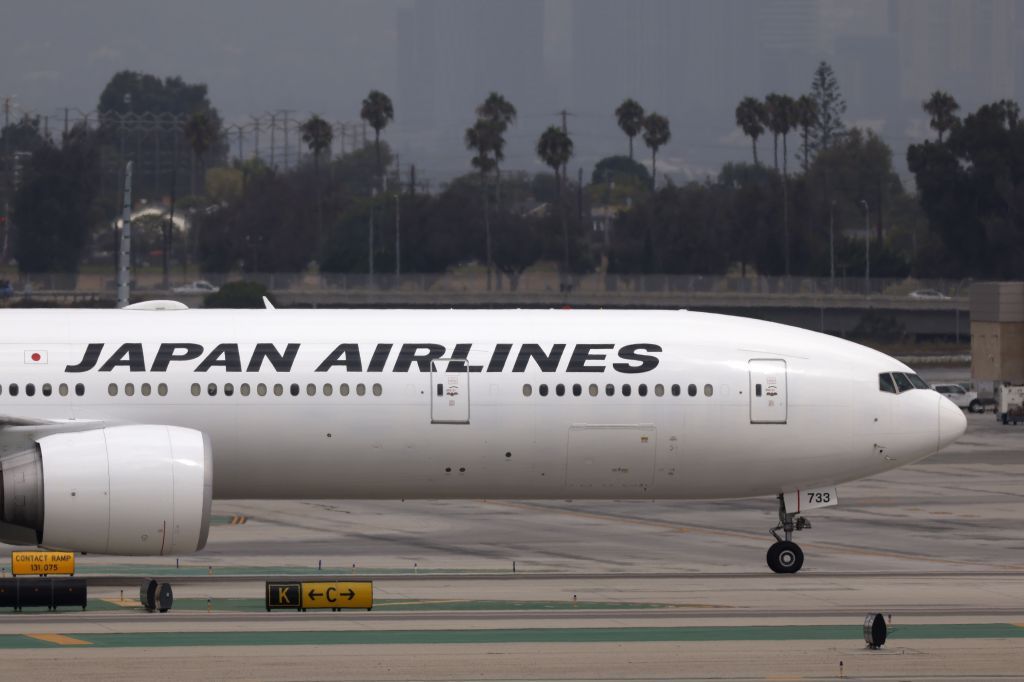 Pilotos da Japan Airlines demitidos por consumo de álcool
