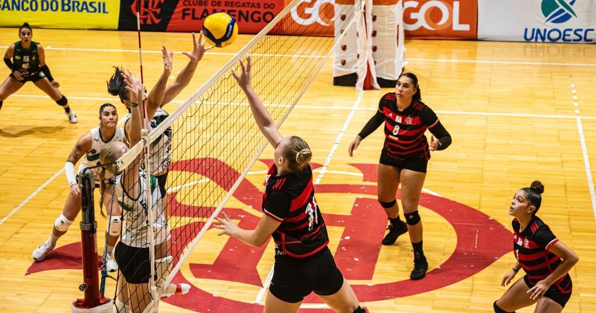 Flamengo avança às quartas da Superliga B com vitória