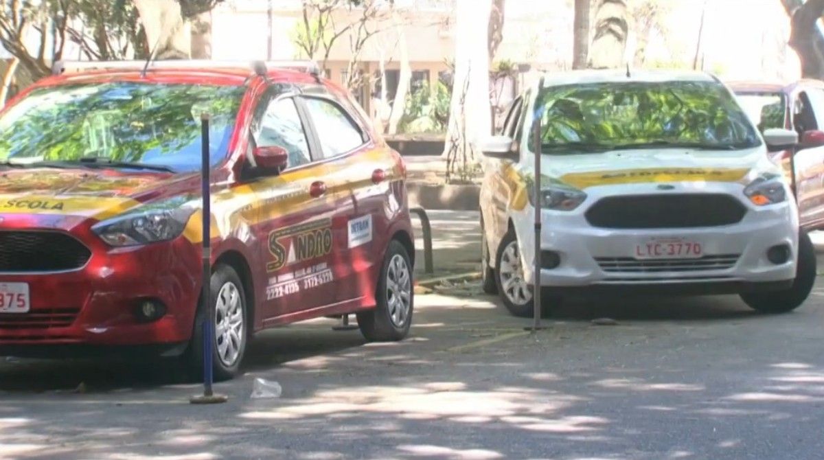Carro automático liberado na prova prática de CNH em SP, com fim da baliza, dizem especialistas. Reprodução: G1