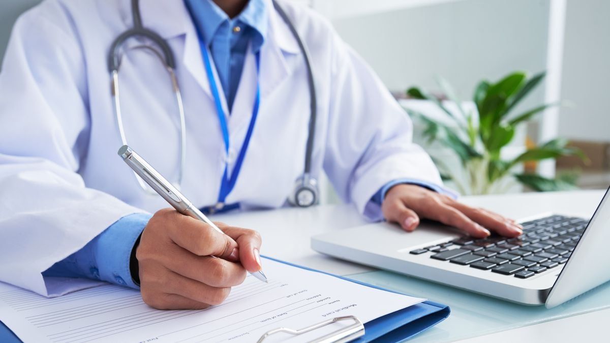 Entenda o Registro de Qualificação de Especialista Médico