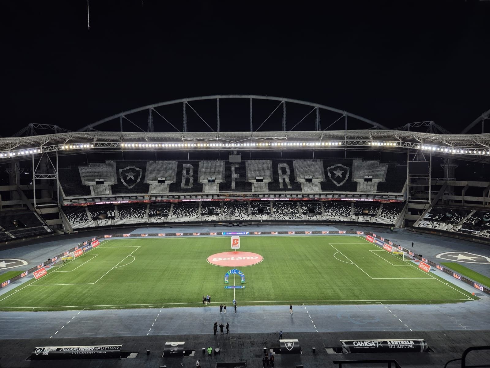 Logo da partida entre equipes do Campeonato Brasileiro com informações sobre transmissão. Reprodução: Globo