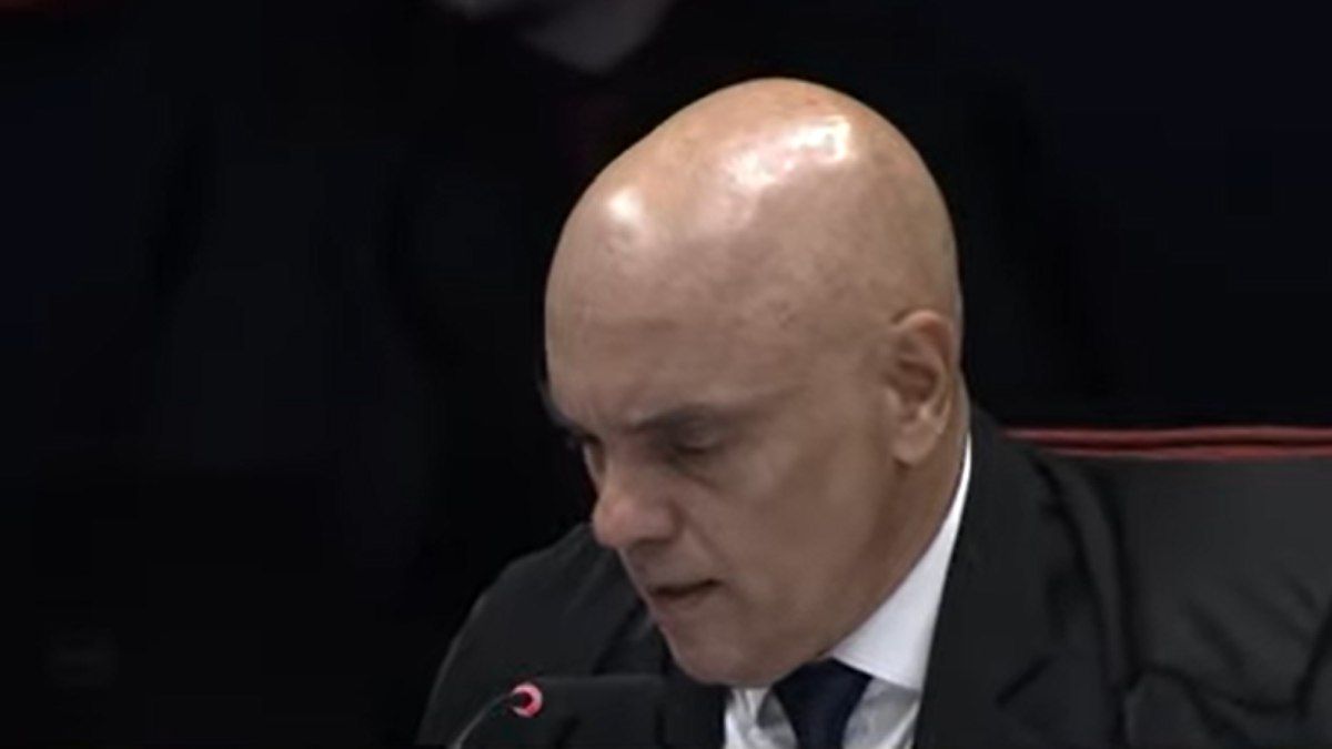 Moraes Arquiva Caso de Fraude em Cartões de Vacinação