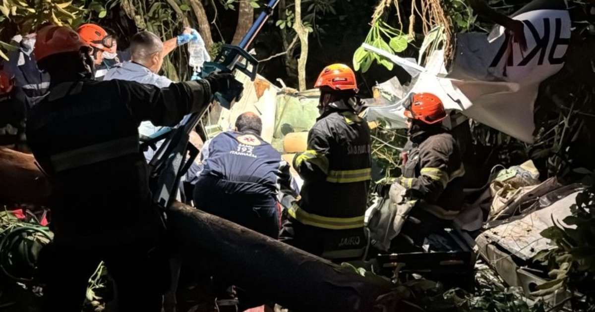 Avião de instrução cai no litoral de SP com fatalidade