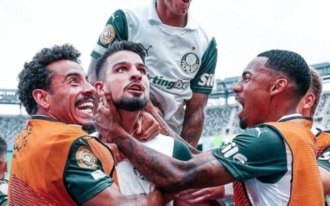 Flaco recebe elogios de Abel Ferreira após marcar gol, mas também é chamado a atenção pelo técnico. Reprodução: iG Esporte