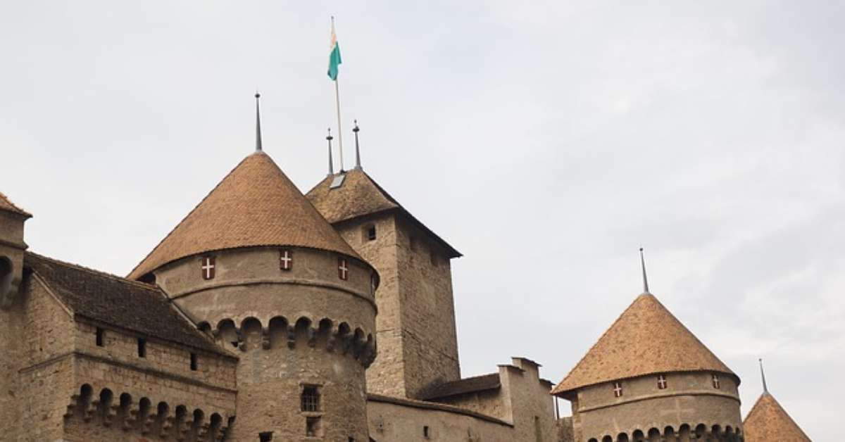 Castelos Europeus Que Encantam Visitantes ao Redor do Mundo