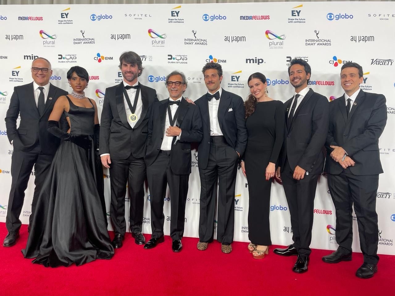 Globo recebe medalhas das cinco indicações no Emmy Internacional 2025. Reprodução: GShow