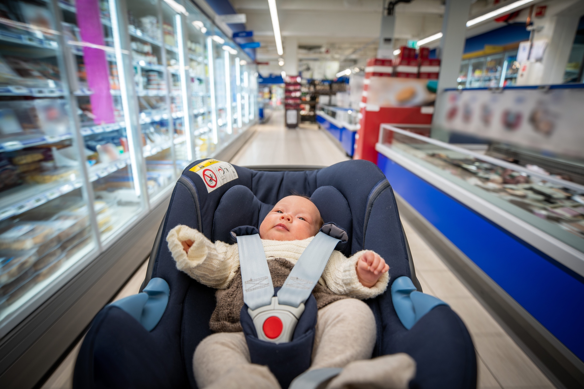 Mãe reflete sobre o conselho recebido de estranha enquanto passeava com o filho no carrinho. Legenda da imagem. Reprodução: Business Insider
