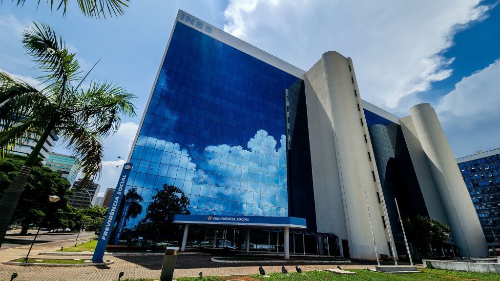 Pesquisa revela que brasileiros estão bem informados sobre descontos ilegais em aposentadorias.; Reprodução: CNN Brasil