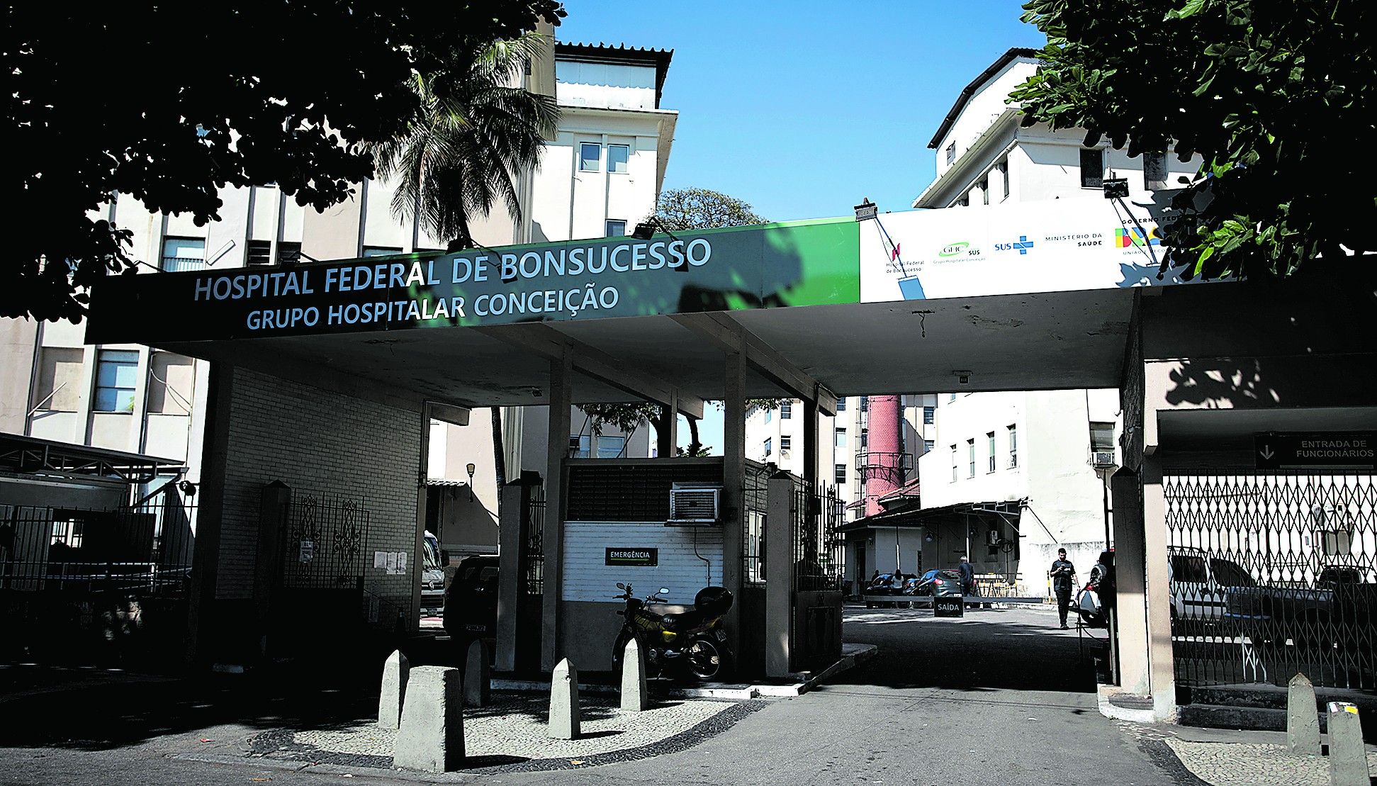 Apesar de melhorias, pacientes ainda enfrentam superlotação e problemas nos hospitais federais do Rio. Reprodução: Globo.