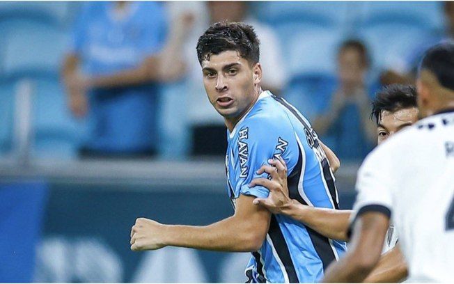 Grêmio busca empate com reforço após artilheiro não marcar.. Reprodução: Esporte
