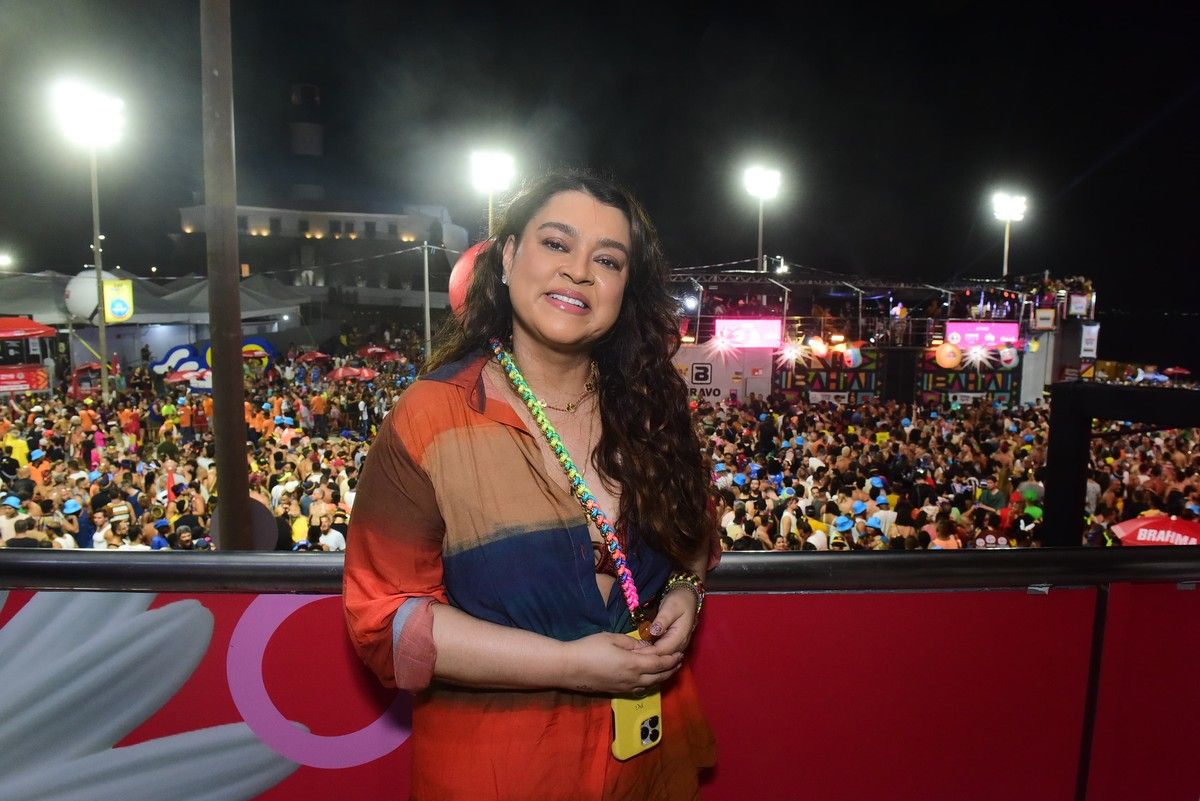 Preta Gil recebe alta após semana internada em Salvador