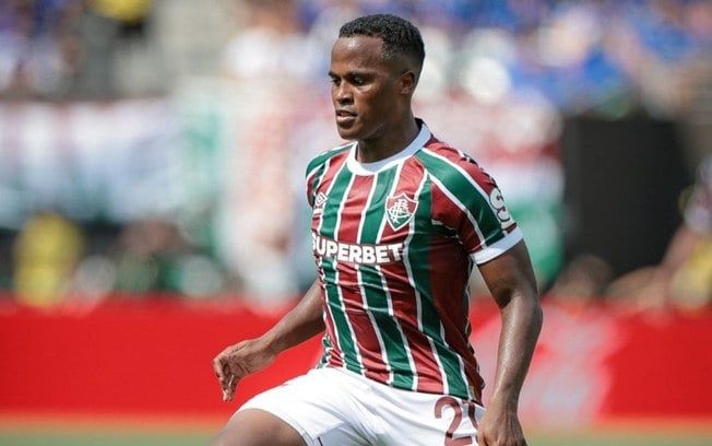 Arias expressa emoção após a queda do Fluminense no Mundial. Reprodução: iG Esporte