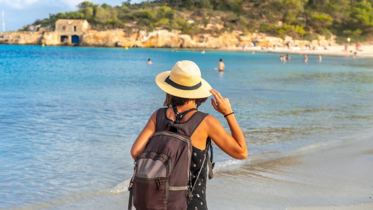 Mochilas isotérmicas garantem comida e bebida frescas durante excursões e passeios. Reprodução: El País