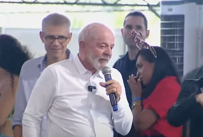 Lula defende exploração responsável de petróleo na Amazonia