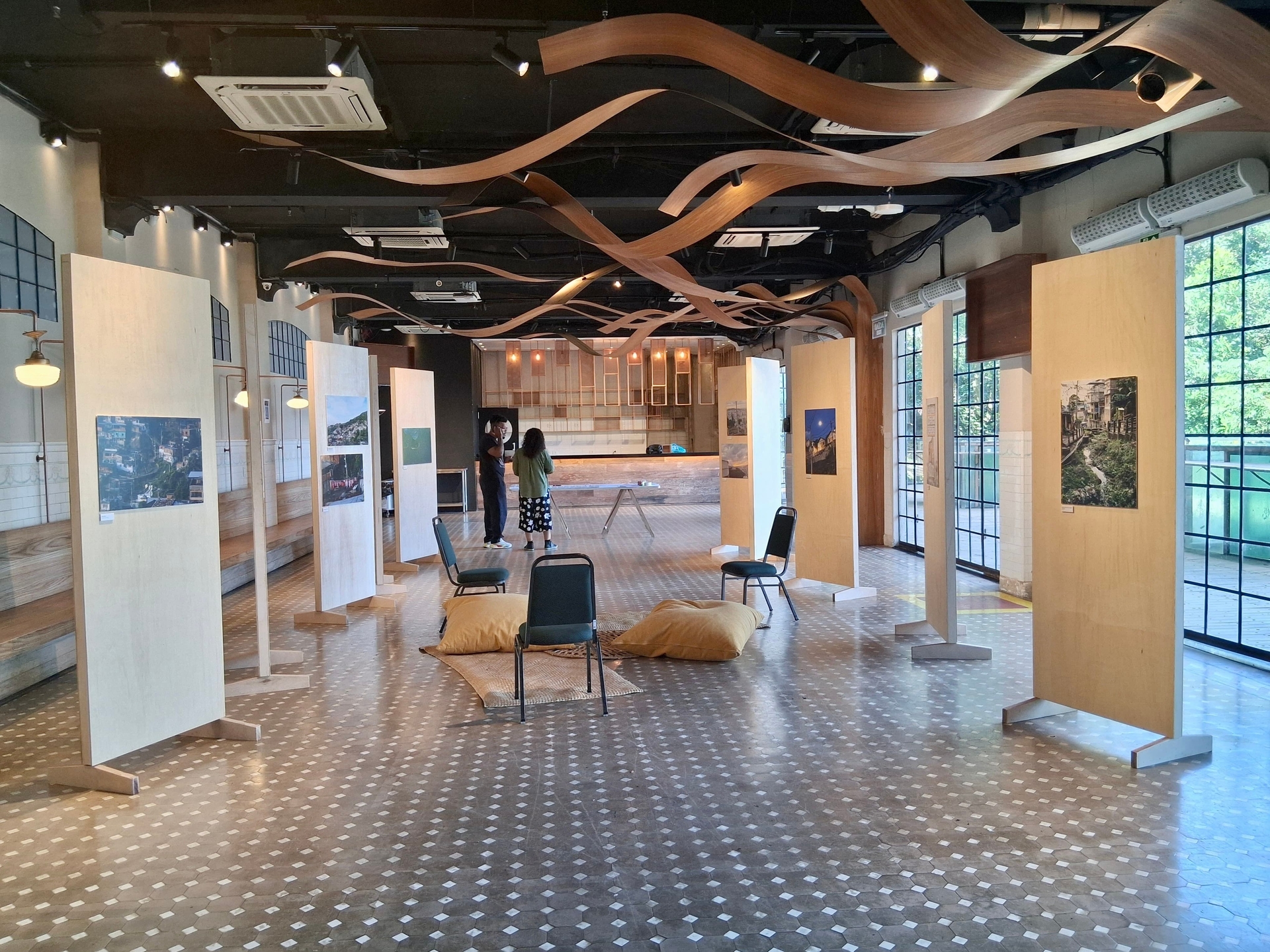 Exposição 'Favelas e Florestas' destaca fotos dos jovens do Salgueiro e da Formiga. Reprodução: Globo