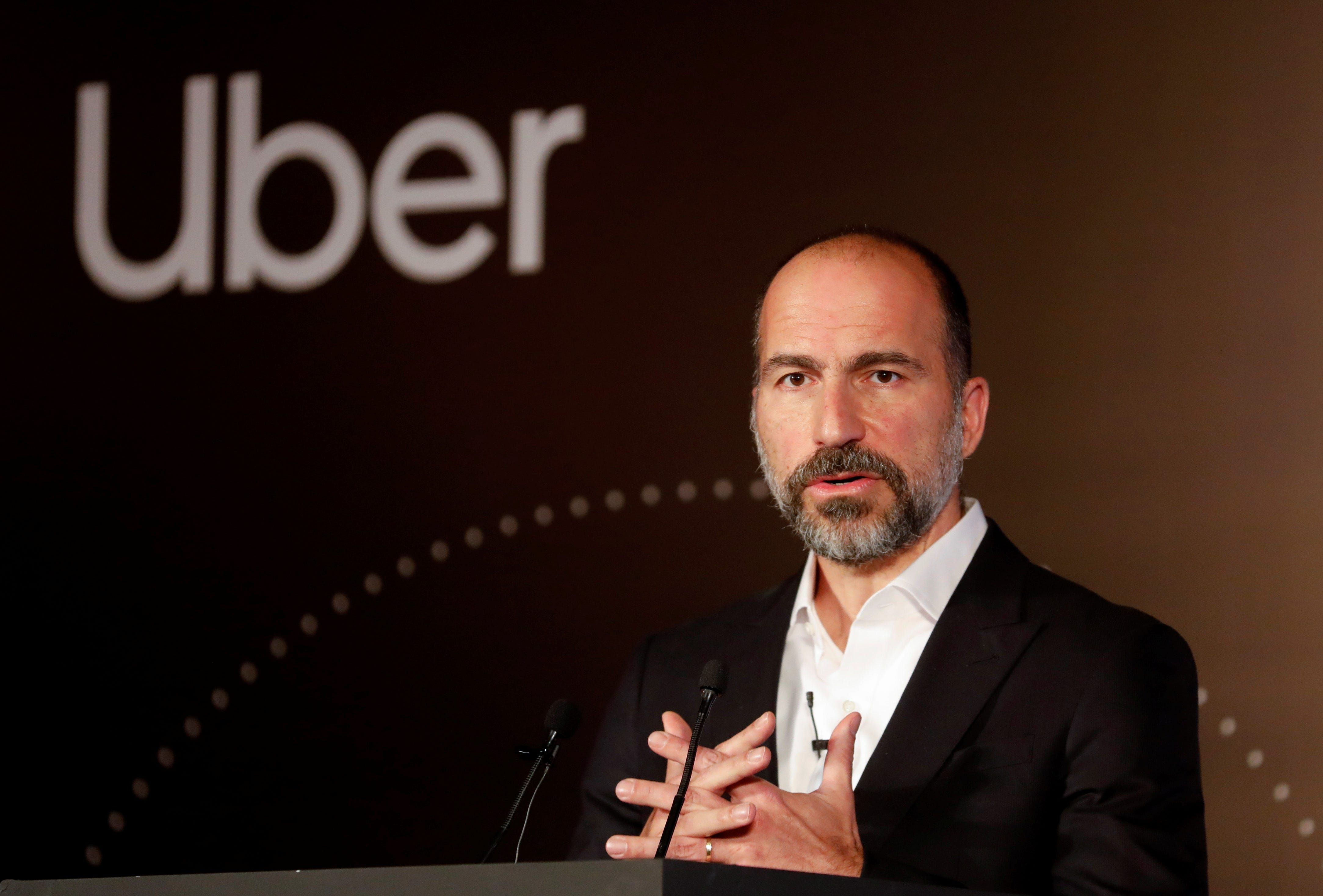 Dara Khosrowshahi, CEO da Uber, destaca a eficácia dos veículos autônomos da Waymo em comparação aos motoristas humanos. Reprodução: Business Insider