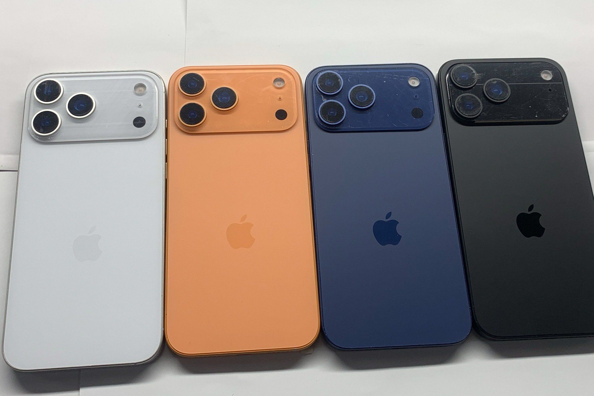 Novas unidades do iPhone 17 Pro mostram cores e design vazados. Reprodução: Gizmodo