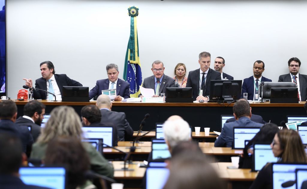 Senador é eleito presidente do colegiado responsável pelo Orçamento de 2026. Reprodução: CNN Brasil