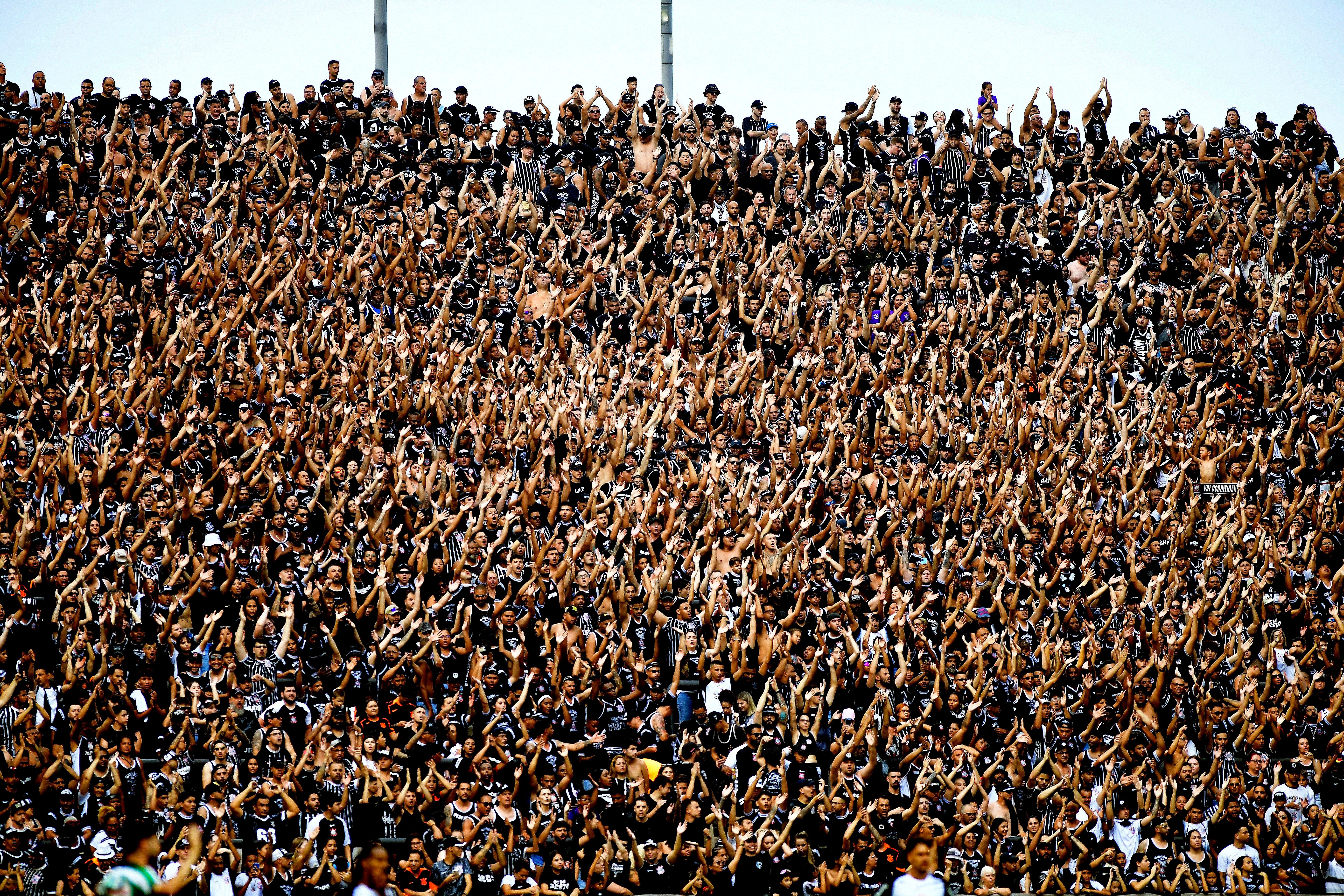 [Torcida organizada do Corinthians na semifinal da Copa do Brasil]. Reprodução: Ge