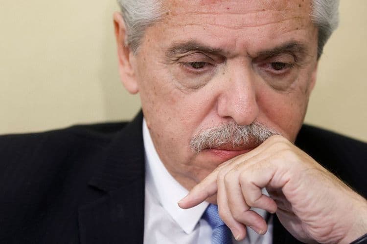 Alberto Fernández processado por violência contra ex-esposa