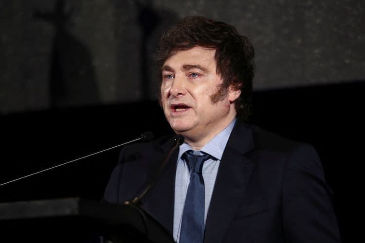 Milei havia se adiantado a votação no Senado, exigida no país para a eleição de um juiz da Suprema Corte, e nomeou dois magistrados para o tribunal. Depois, senadores reprovavaram as duas indicações. Reprodução: Globo