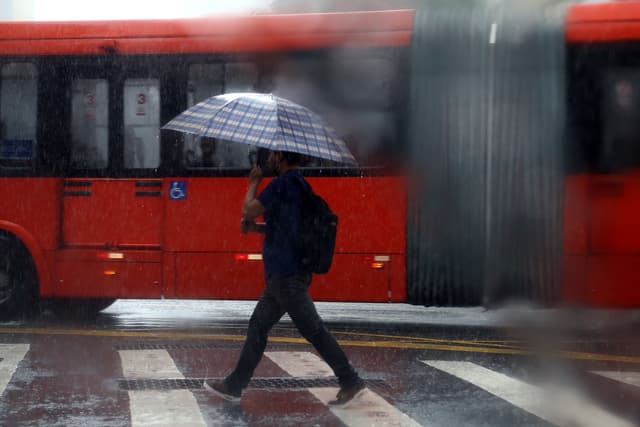 Previsão de chuva e mudança de temperatura em diversas regiões do Brasil neste fim de semana. Reprodução: Globo