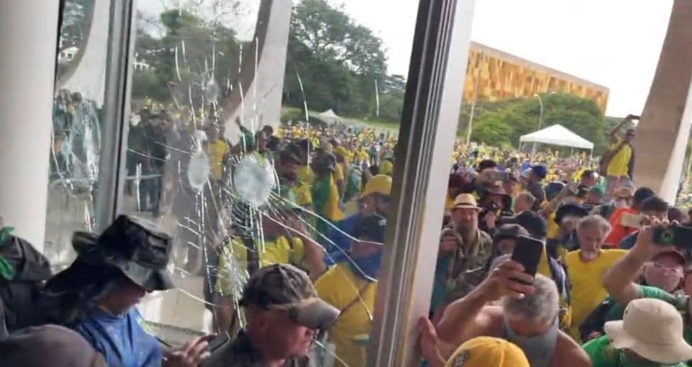 Bolsonaro defende anistia como ato humanitário