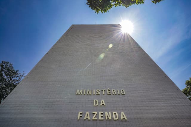 Prédio do Ministério da Fazenda, Brasília, sob efeito do aumento do IOF e da arrecadação. Legenda da imagem. Reprodução: Globo