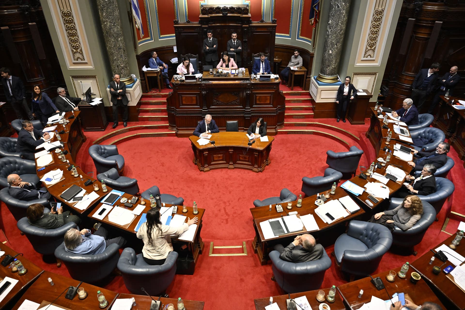 Senadores do Uruguai debatem projeto de lei sobre eutanásia no Senado. Reprodução: Retorno do item 11
