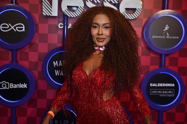 Giovanna Jacobina aproveita Carnaval em camarote do Rio