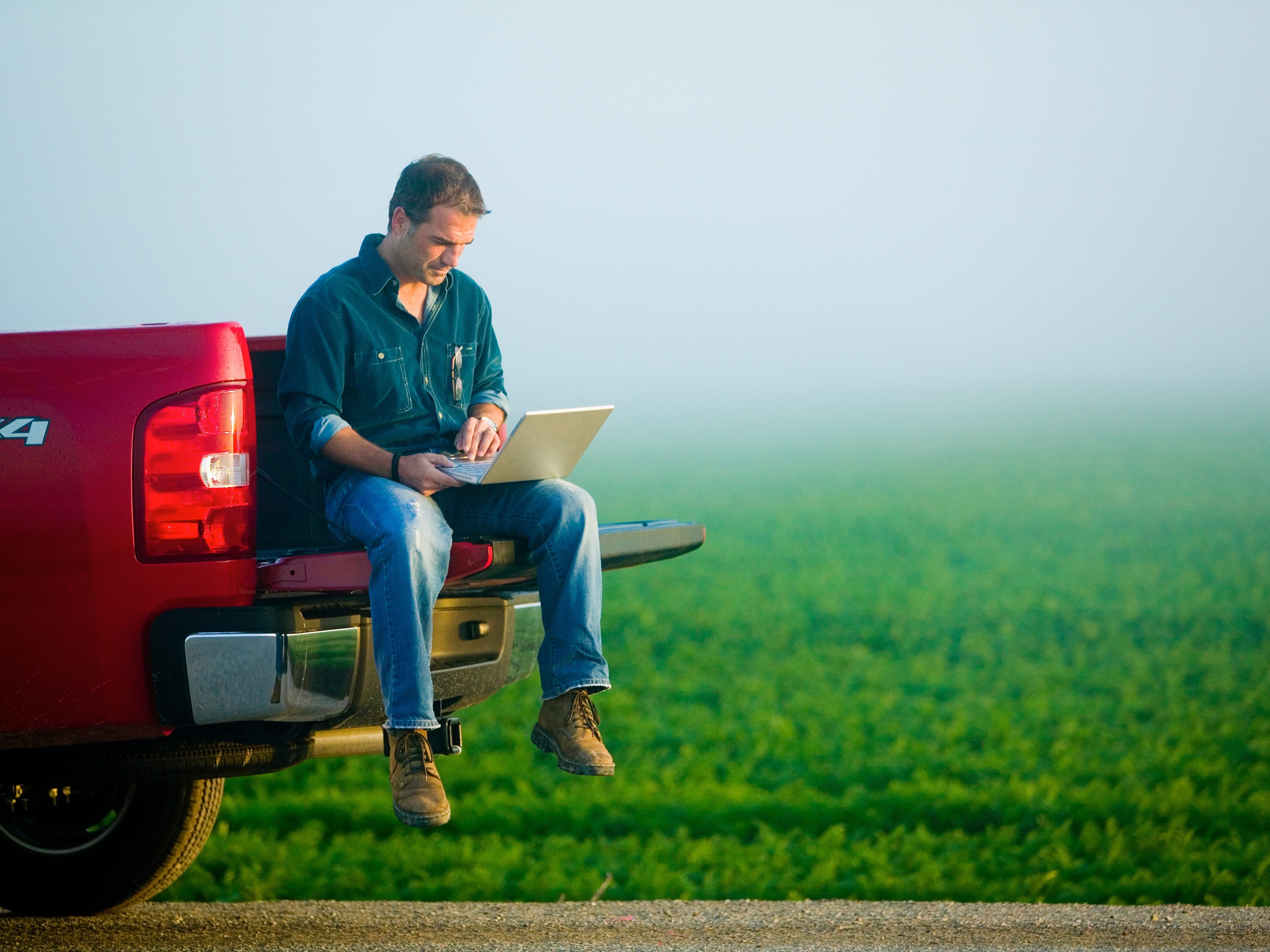 Freelancers treinam o ChatGPT em tarefas diversas, segundo reportagem sobre a OpenAI.. Reprodução: Businessinsider