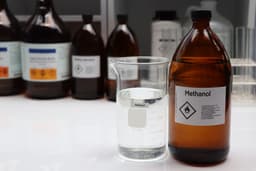 Hospitais usaram vodca por sonda para ganhar tempo no tratamento de intoxicação por metanol. Legenda da imagem. Reprodução: Retorno do item 11