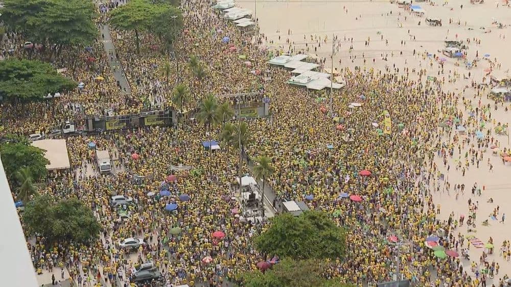 PM do RJ estima 400 mil em ato; USP fala em 18 mil