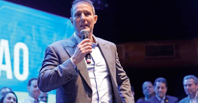 Derrite discute o PL Antifacção com o secretário-executivo do Ministério da Justiça. Legenda da imagem. Reprodução: Retorno do item 11