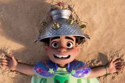 O filme Elio, agora nos cinemas, passou por mudanças significativas antes do lançamento. Reprodução: Gizmodo