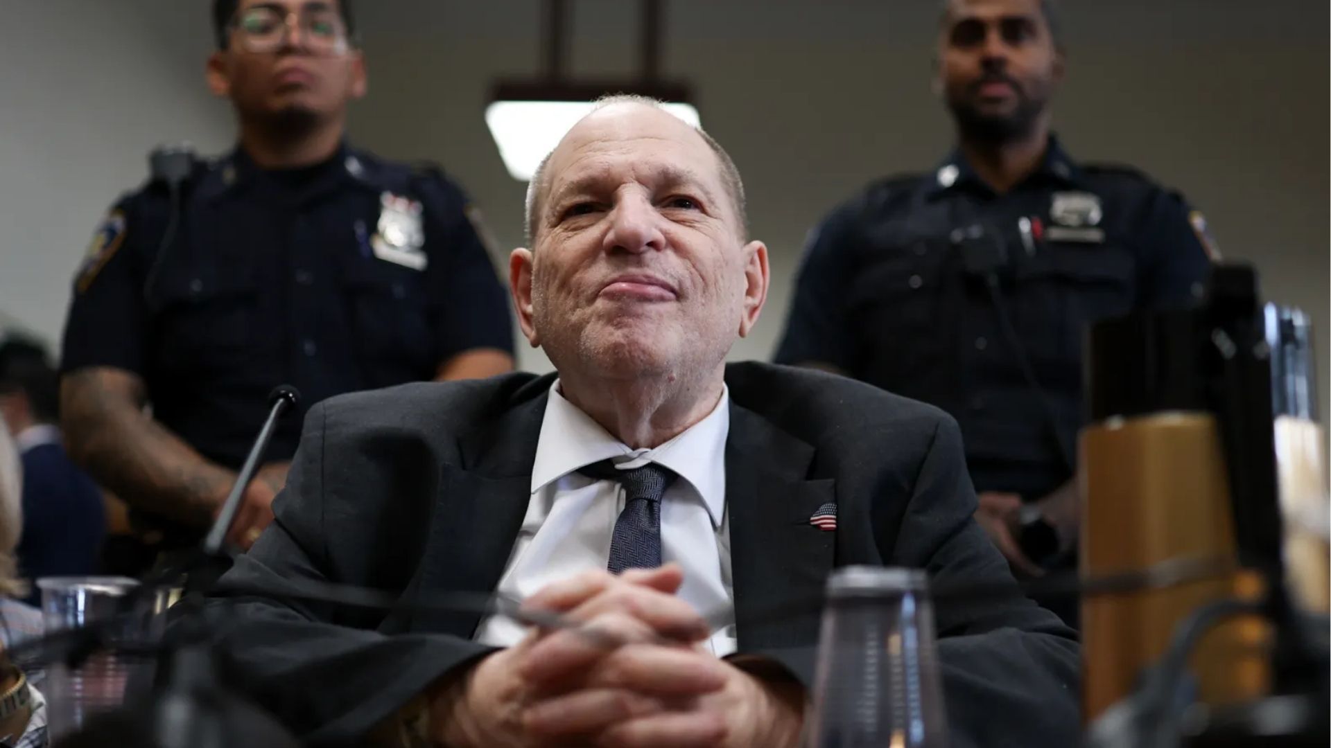 Caso de estupro de Harvey Weinstein termina em julgamento anulado após impasse do júri