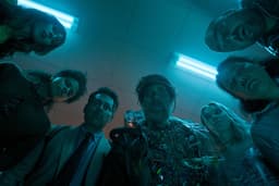 Sam Rockwell estrela viagem no tempo em Good Luck, Have Fun, Don't Die, estreia 13 de fevereiro. Legenda da imagem. Reprodução: Retorno do item 11