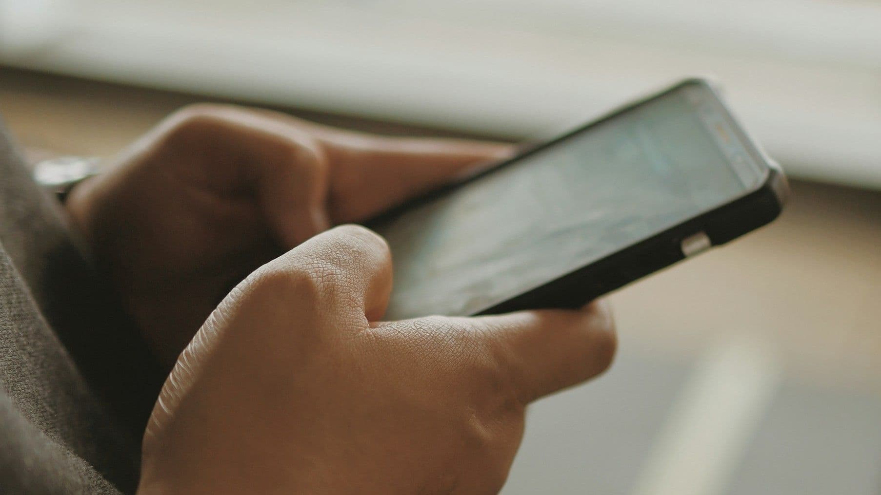 Celular exibe selo de verificação em chamadas, conforme regra da Anatel. Reprodução: Retorno do item 11