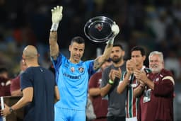 Fábio se torna o jogador com mais partidas na história do futebol mundial, com 1.391 jogos. Reprodução: Veja