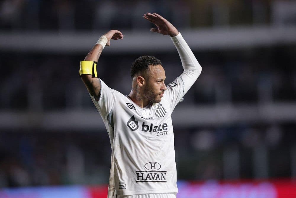 Jogadores pressionam por fim ao gramado sintético no Brasil