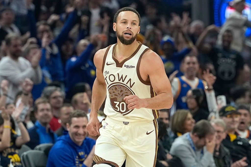 Stephen Curry fica fora do All-Star Game por lesão no joelho.. Reprodução: Ge