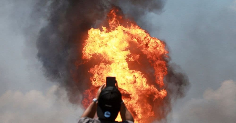 Incêndio em Gasoduto na Malásia Desencadeia Evacuação Urgente