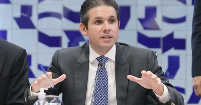 Câmara aprova projetos em rápida votação sob Motta