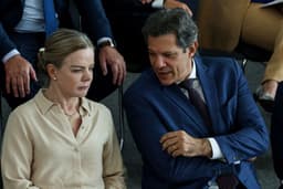 Haddad e Gleisi se reúnem para discutir pautas econômicas