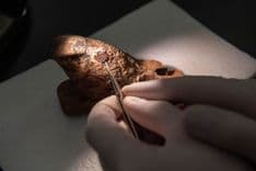 Cientistas recriam a antiga receita do pigmento azul egípcio a partir de artefatos históricos. Reprodução: Matt Unger, Carnegie Museum of Natural History