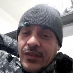 Traficante Edgar 'Doca', retratado em foto de divulgação durante a operação no RJ. Legenda da imagem. Reprodução: Retorno do item 11