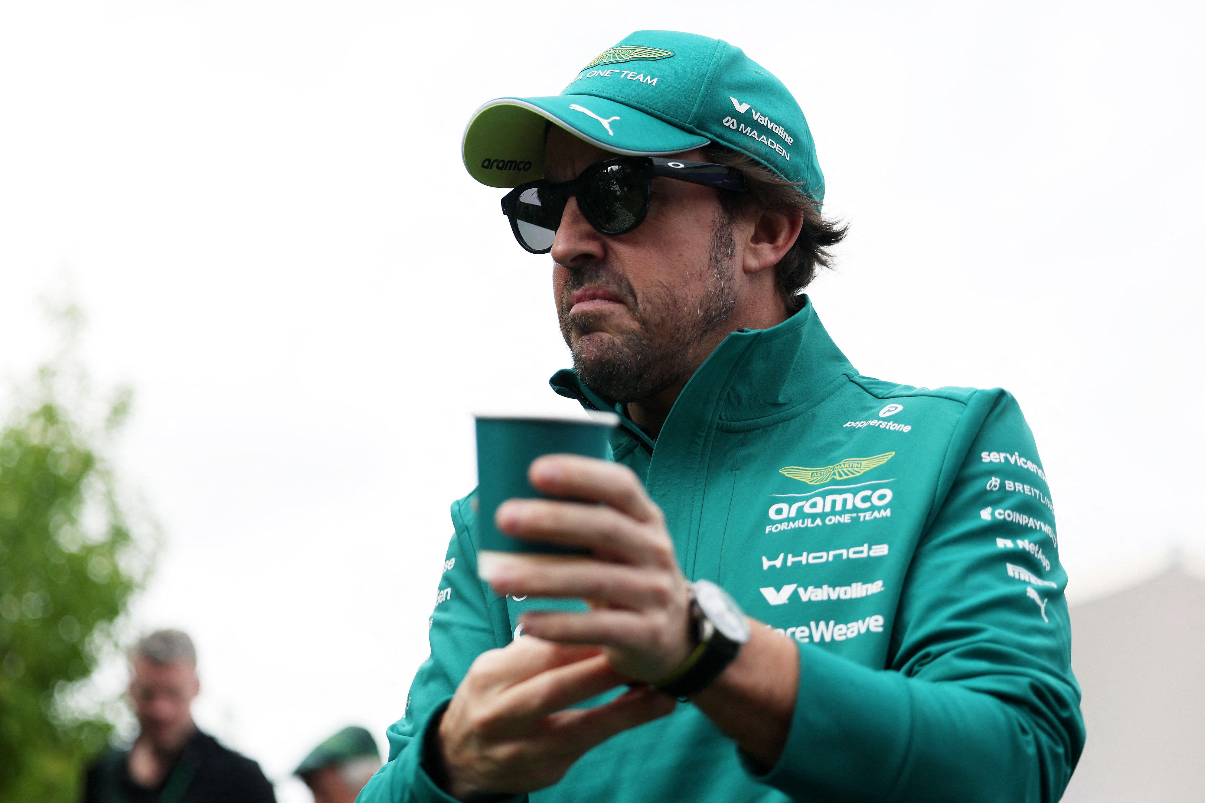 Fernando Alonso manifesta motivação para continuar na Fórmula 1 além de 2026